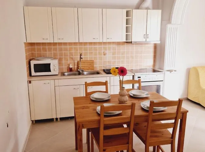 Saronic Galatas (Poros)